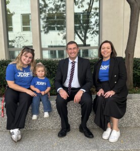 Diabetes Inquiry Deputy Chair Julian Leeser with JDRF advocates Grace Eveille, Violet Goodwin and her mum Lia